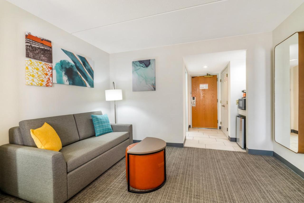 Comfort Inn & Suites Madison East - Monona Exteriör bild