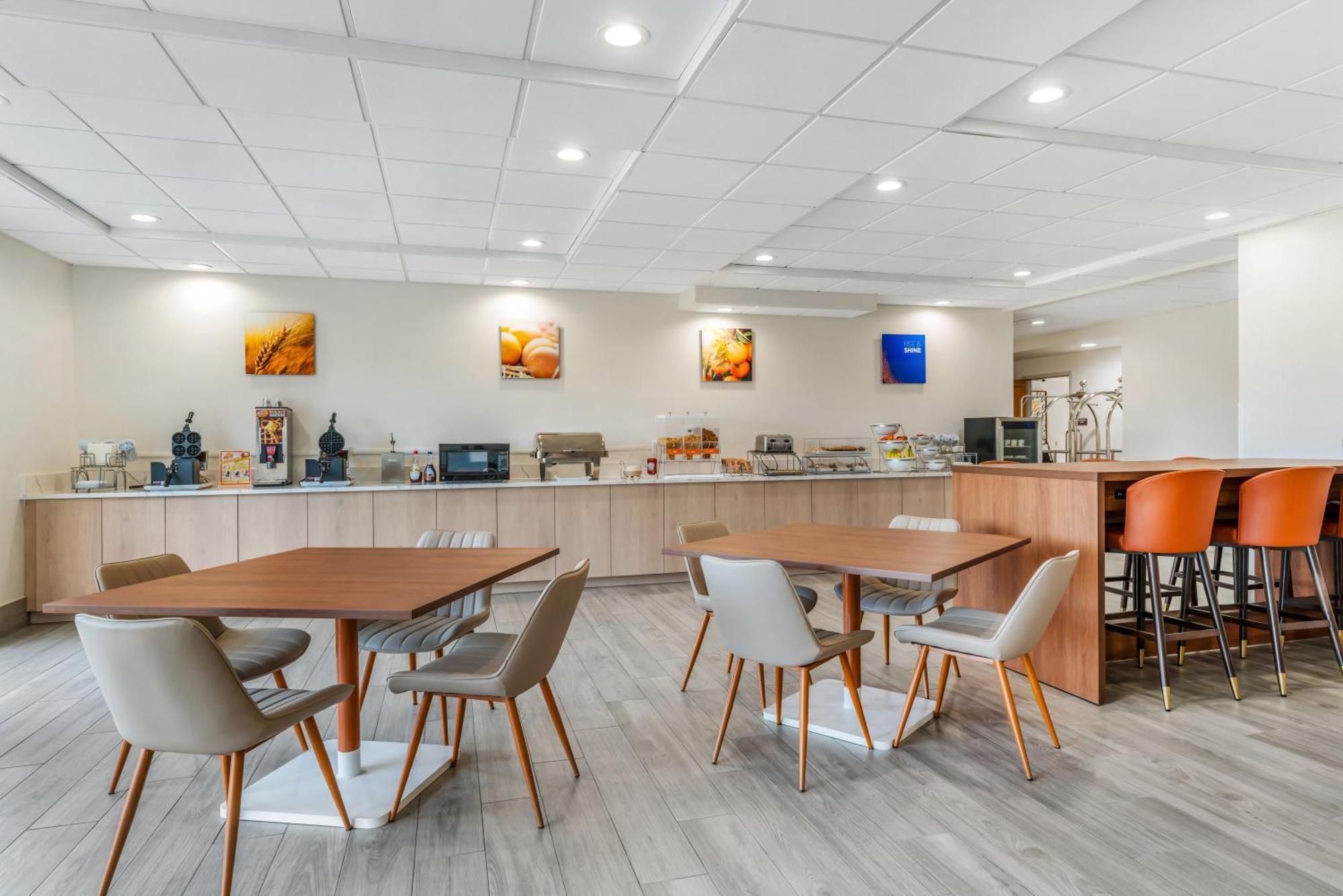 Comfort Inn & Suites Madison East - Monona Exteriör bild