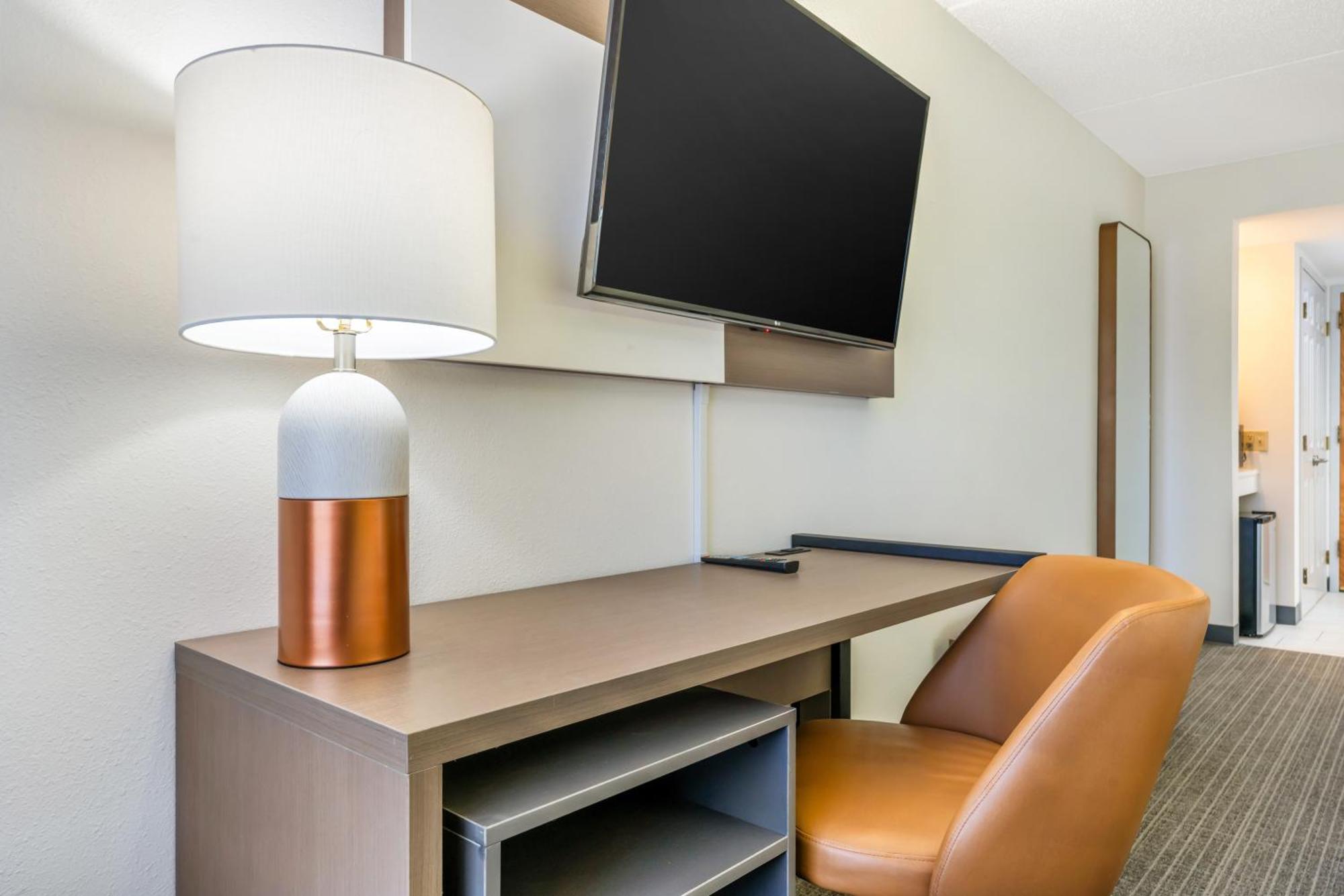 Comfort Inn & Suites Madison East - Monona Exteriör bild